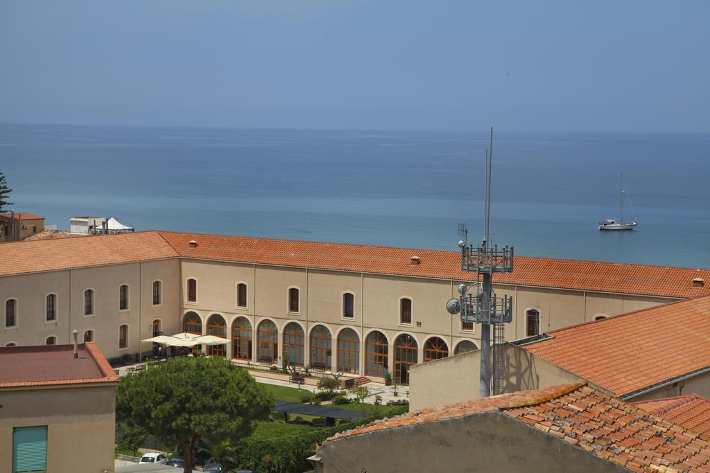 Garibaldi B&B تْشيفالو الغرفة الصورة