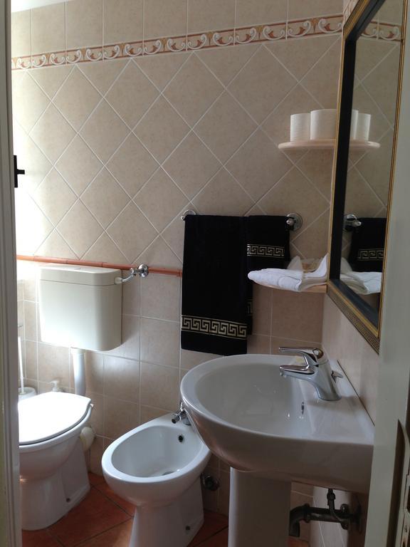 Garibaldi B&B تْشيفالو الغرفة الصورة
