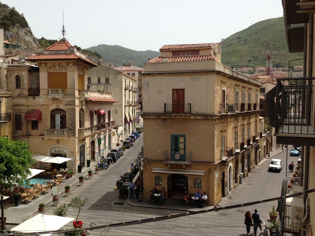 Garibaldi B&B تْشيفالو الغرفة الصورة